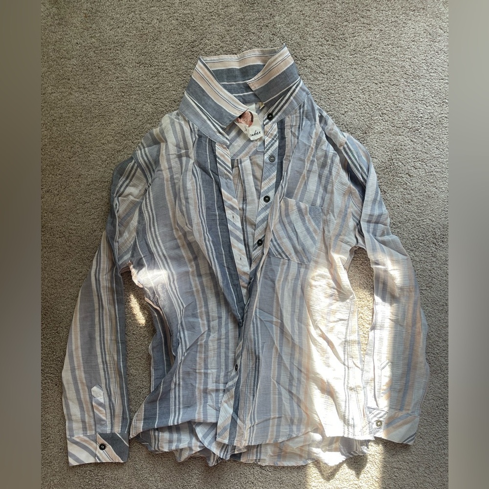 Cute button up shirt
